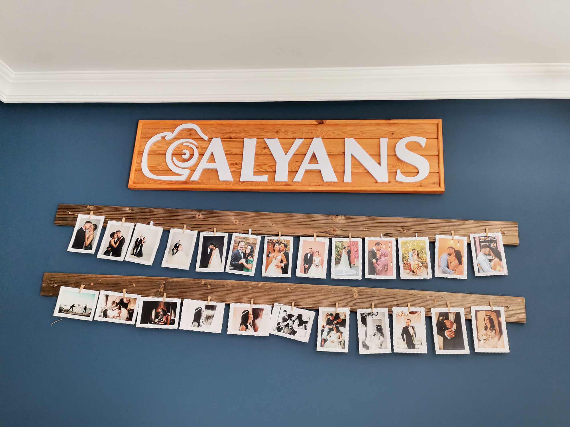 ahşap fotoğrafçı tabelası