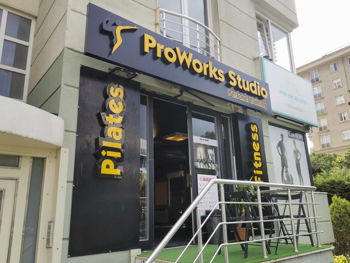 PLEKSİ KUTU HARFLİ TABELA