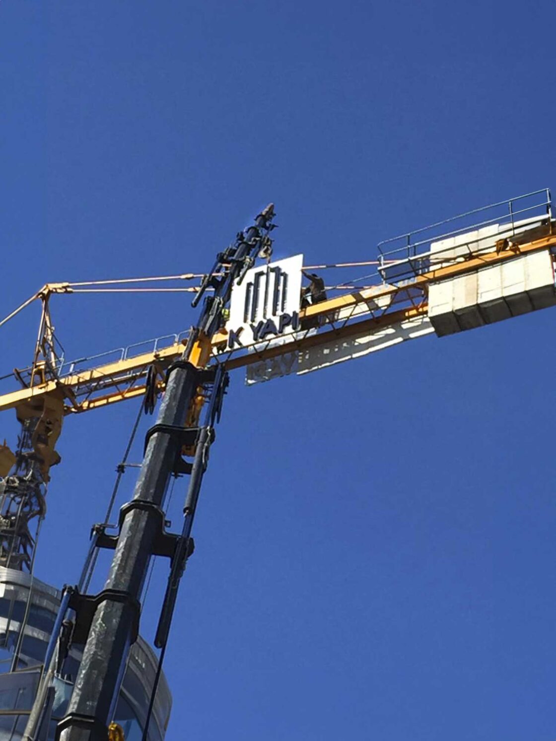 Kule Vinç Tabelası Üretiminde 1. Sırada