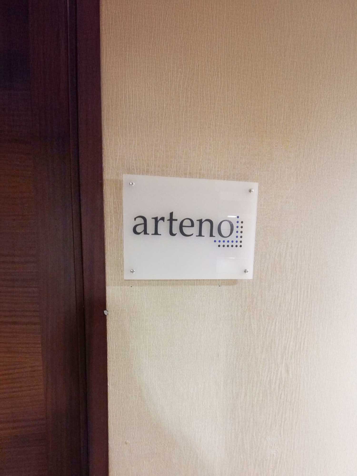 ofis kapı tabelası üretim aşamaları